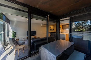 Accommodate Canberra Midnight Apartments - Accommodation QLD 0