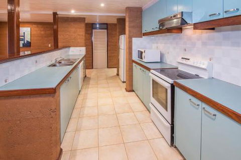 Ultramarine - Accommodation QLD 6