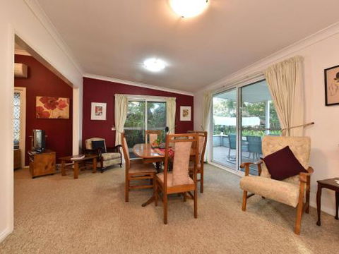 Tabitha Hill Cottage - Accommodation QLD 5