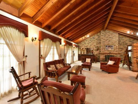 Wine Country Homestead Estate - Accommodation QLD 0