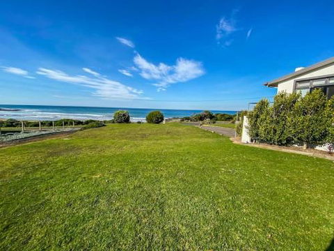 MAVI BEACH HOUSE Beachfront Wifi Views - Accommodation QLD 6