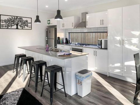 Brand New Home 10 Mins To Beach Torquay Geelong Deakin Hospitals - Accommodation QLD 2