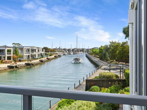 MARINA VIEW - Accommodation QLD 1