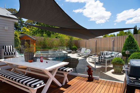 Florence - Accommodation QLD 6