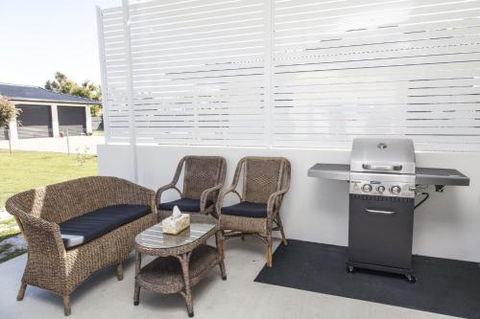 Urangan Harbour Cottage - Accommodation QLD 3