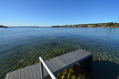 CDC 625 Beach House Incl.rear 2BR Studio - Accommodation QLD 1