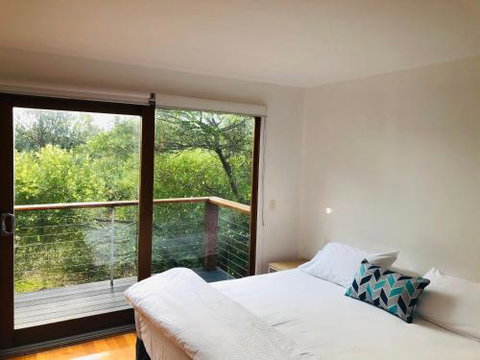 Carinya Coastal Cottage - Accommodation QLD 0