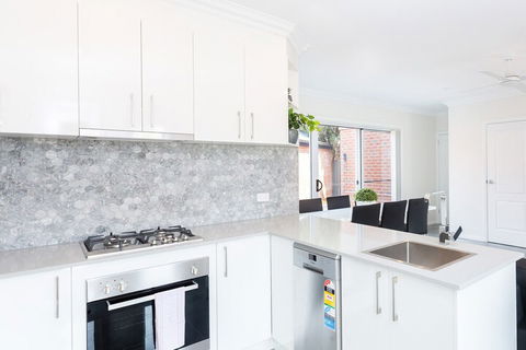 Wagga Apartments 4 - Accommodation QLD 6