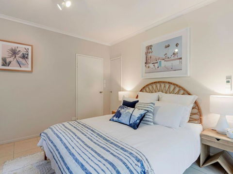 Allawah Palms Villa - Accommodation QLD 6