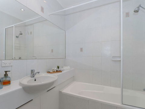 Allawah Palms Villa - Accommodation QLD 2