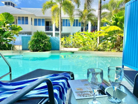 Lagoons Swim Out 2 Bedroom - Accommodation QLD 4