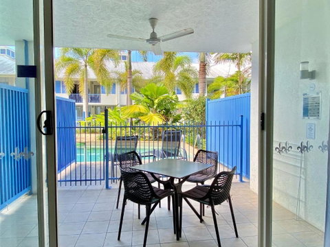 Lagoons Swim Out 2 Bedroom - Accommodation QLD 3