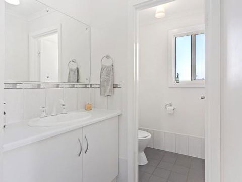 VALLEY VIEWS 10 Valley Heights Drive - Accommodation QLD 0