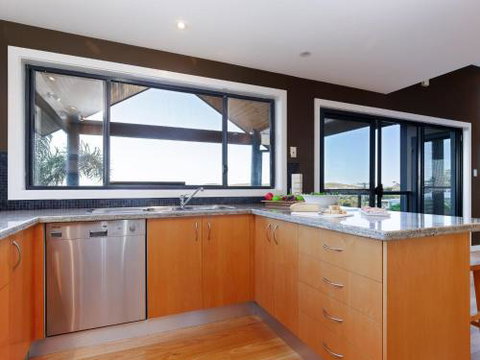 Venabu On Garuwa 20 Garuwa Street Spectacular House With Fabulous Views - Accommodation QLD 5