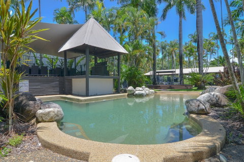 Seascape Holidays â€“ 3 Reef Terraces On St Crispins - Accommodation QLD 1