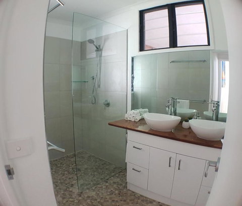 Great Northern Beach House - Accommodation QLD 5