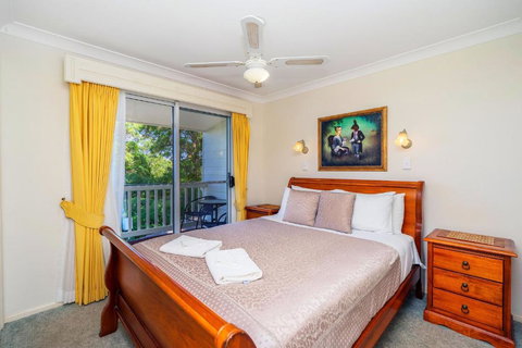 Cloud 9 Cliff Top Eagle Heights - Accommodation QLD 2