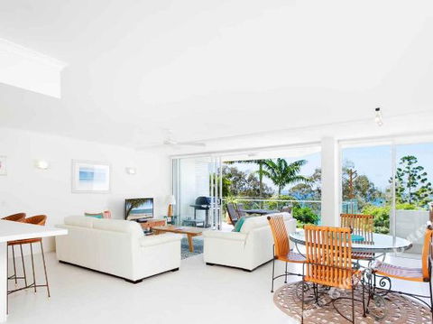 R & W Noosa Holidays 2 25 Allambi Rise - Accommodation QLD 4