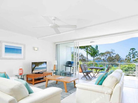 R & W Noosa Holidays 2 25 Allambi Rise - Accommodation QLD 3