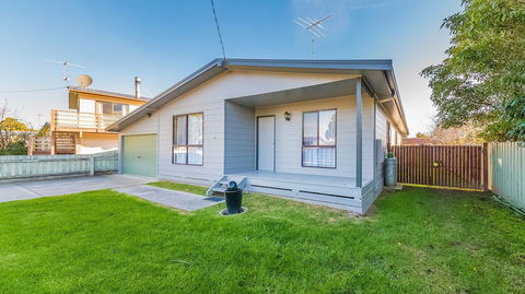 Family Home On 14 Lansell In Cowes - Accommodation QLD 6