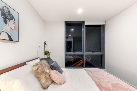 Southport Apartment - Accommodation QLD 5