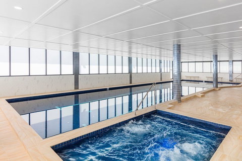 Southport Apartment - Accommodation QLD 2