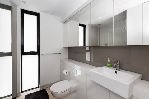 Sky 1 BDR South Yarra Apartment - Accommodation QLD 3