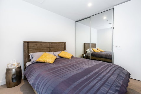 Sky 1 BDR South Yarra Apartment - Accommodation QLD 6