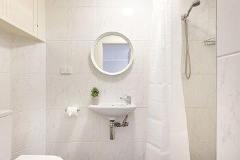 Ultimo 1 Bed. Furnished House W Parking - Accommodation QLD 5