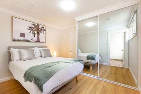 Ultimo 1 Bed. Furnished House W Parking - Accommodation QLD 4