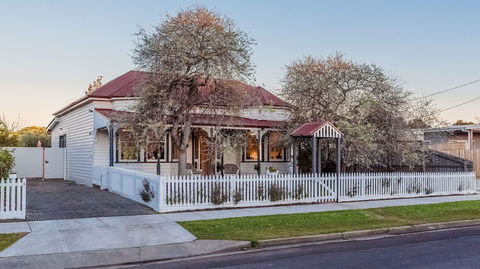 Federation At 3 Genesta In Cowes - Accommodation QLD 2