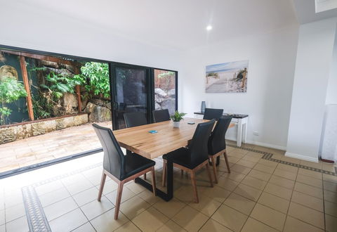 Absolute Airlie Airlie Beach - Accommodation QLD 5