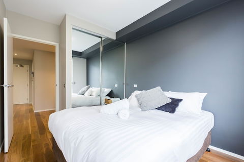 SANDRA, 1BDR Carlton Apartment - Accommodation QLD 3