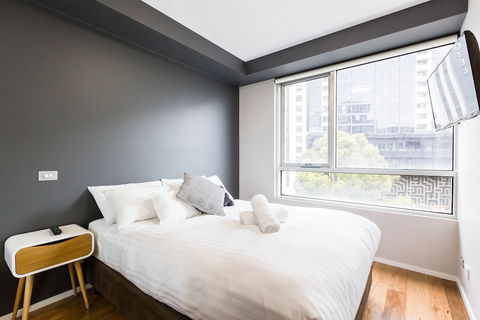 SANDRA, 1BDR Carlton Apartment - Accommodation QLD 1