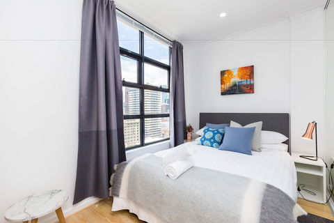 ROLAND, 1BDR Melbourne Apartment - Accommodation QLD 1