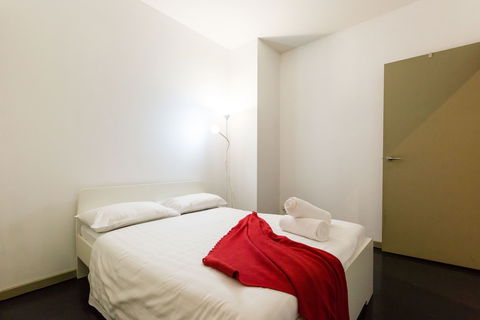 MEGAN, 2BDR Melbourne Apartment - Accommodation QLD 4