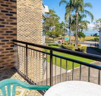 Great location close to waterfront Shops Restaurants  Cafes. - Accommodation QLD