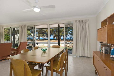 Large Family Waterfront Home With Room For A Boat Welsby Pde Bongaree - Accommodation QLD 4