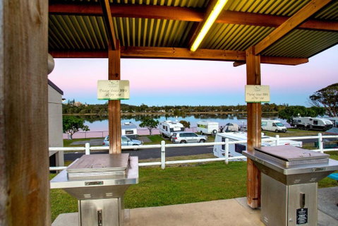 North Coast Holiday Parks Shaws Bay - Accommodation QLD 3