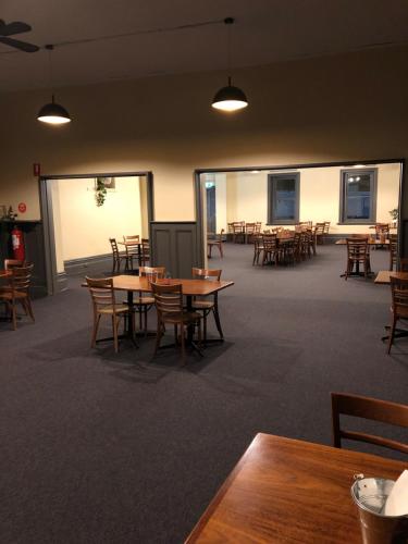 Cornucopia Hotel - Accommodation QLD 1