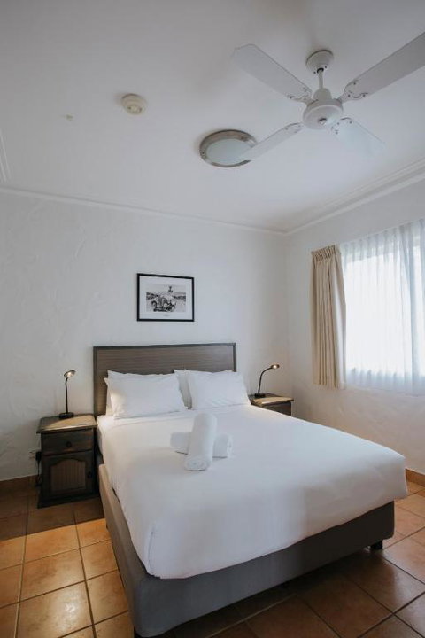 Canal Rocks Beachfront Apartments - Accommodation QLD 5