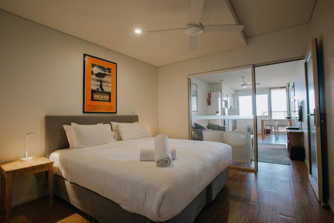Canal Rocks Beachfront Apartments - Accommodation QLD 4