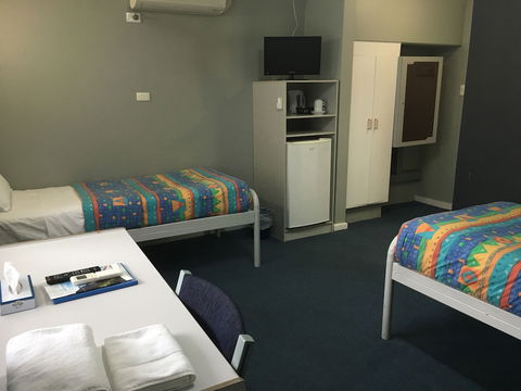 Flinders Motel - Accommodation QLD 5