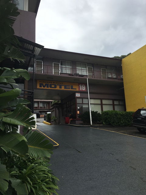 Flinders Motel - Accommodation QLD 2