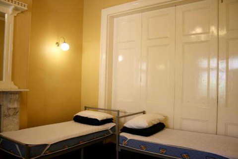 Glenelg Beach Hostel - Accommodation QLD 7