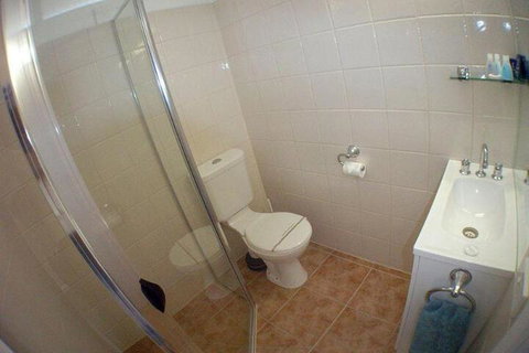 Southern Right Motor Inn - Accommodation QLD 2