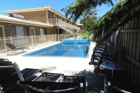 Allambi Holiday Apartments - Accommodation QLD 7