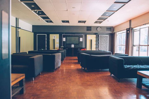 Greenwich Village Accommodation Hostel - Accommodation QLD 4