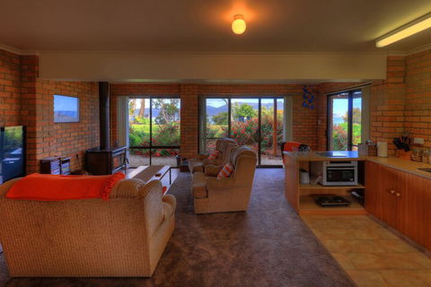 Sea Change Safety Cove - Accommodation QLD 3