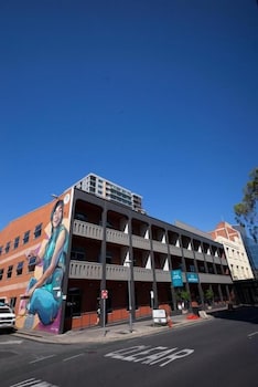 Adelaide Central YHA - Hostel - Accommodation QLD 1
